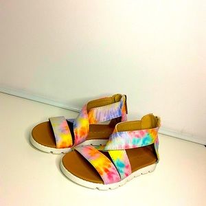 Tahari Kids Tie-dye Sandals Size 7